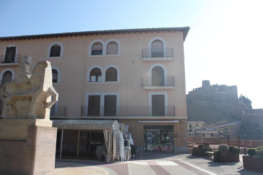 Apartment Market Square Cardona Habitación foto